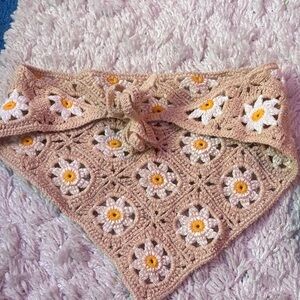 Crochet Daisy Bandana Scarf in Blush and White